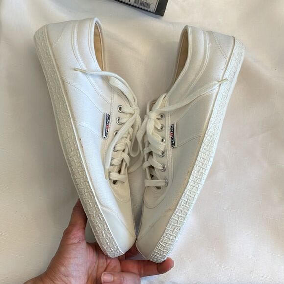 BACKYARD FOOTWEAR WHITE SNEAKERS.  NEW IN BOX - Picture 7 of 9